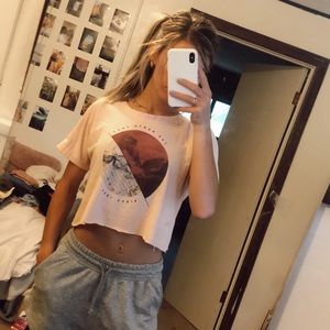 DISTRESSED CROPPED TEE